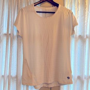 Mountain Hardwear athletic tshirt women’s medium